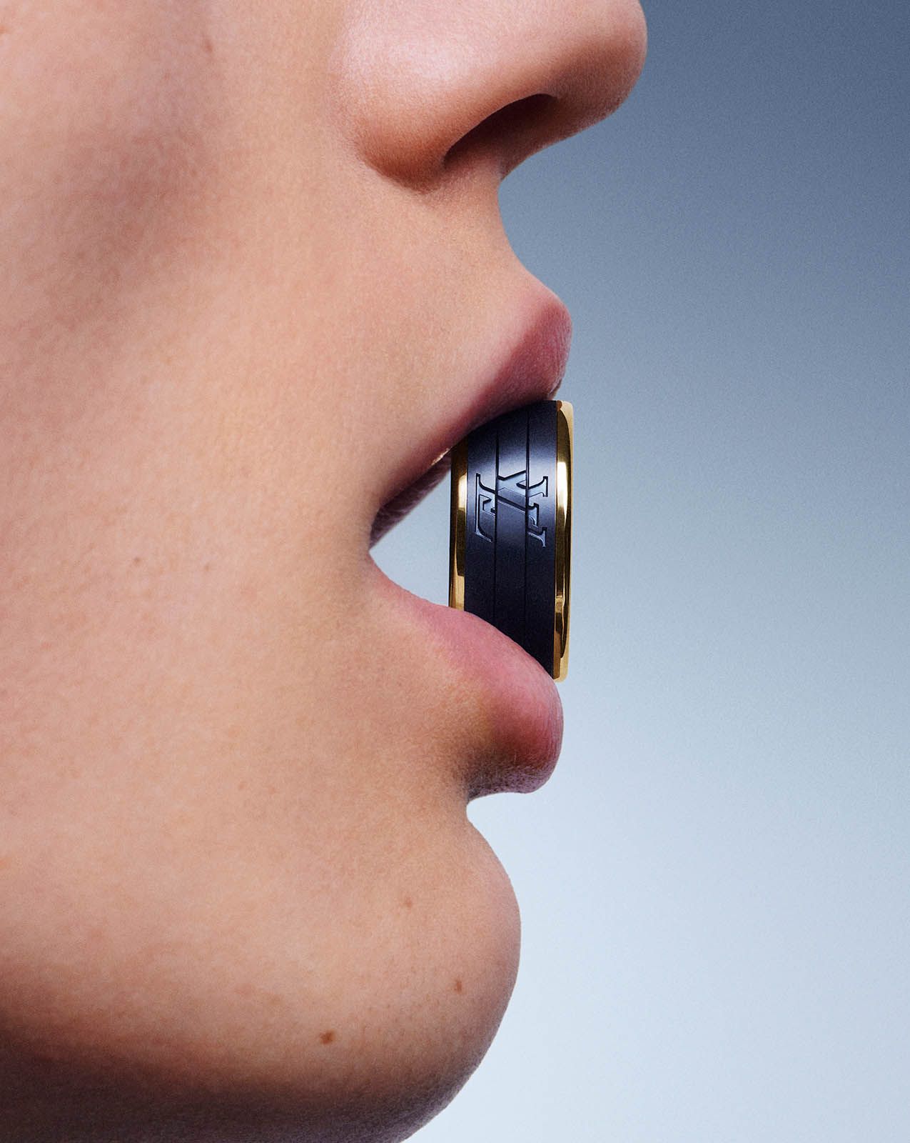 LES GASTONS VUITTON_WORN SHOT_PAYSAGE_RVB_2.jpg