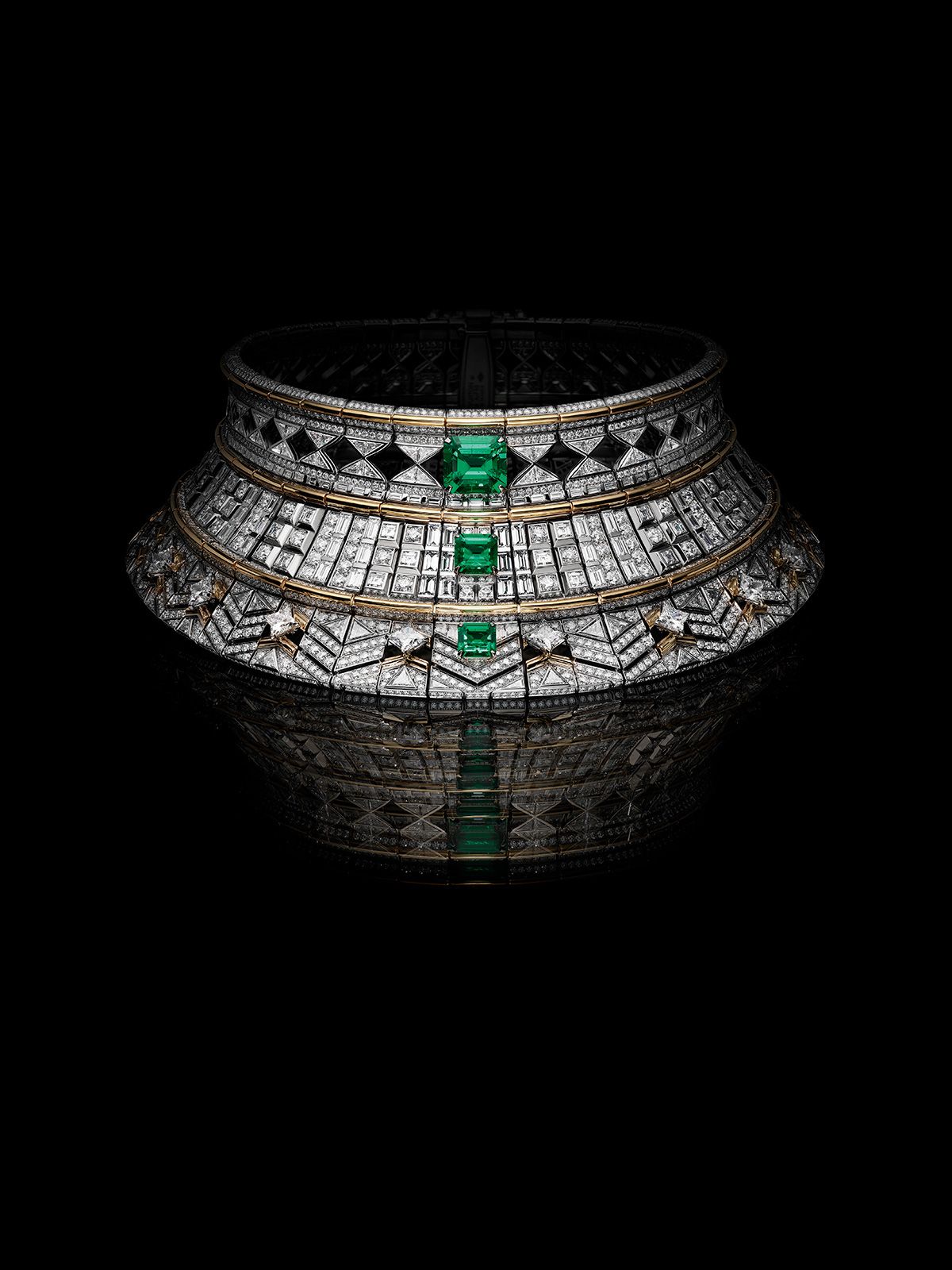 MAESTRIA-NECKLACE---LOUIS-VUITTON-VIRTUOSITY-COLLECTION---LOUIS-VUITTON-HIGH-JEWELRY-©Laziz-Hamani.jpg