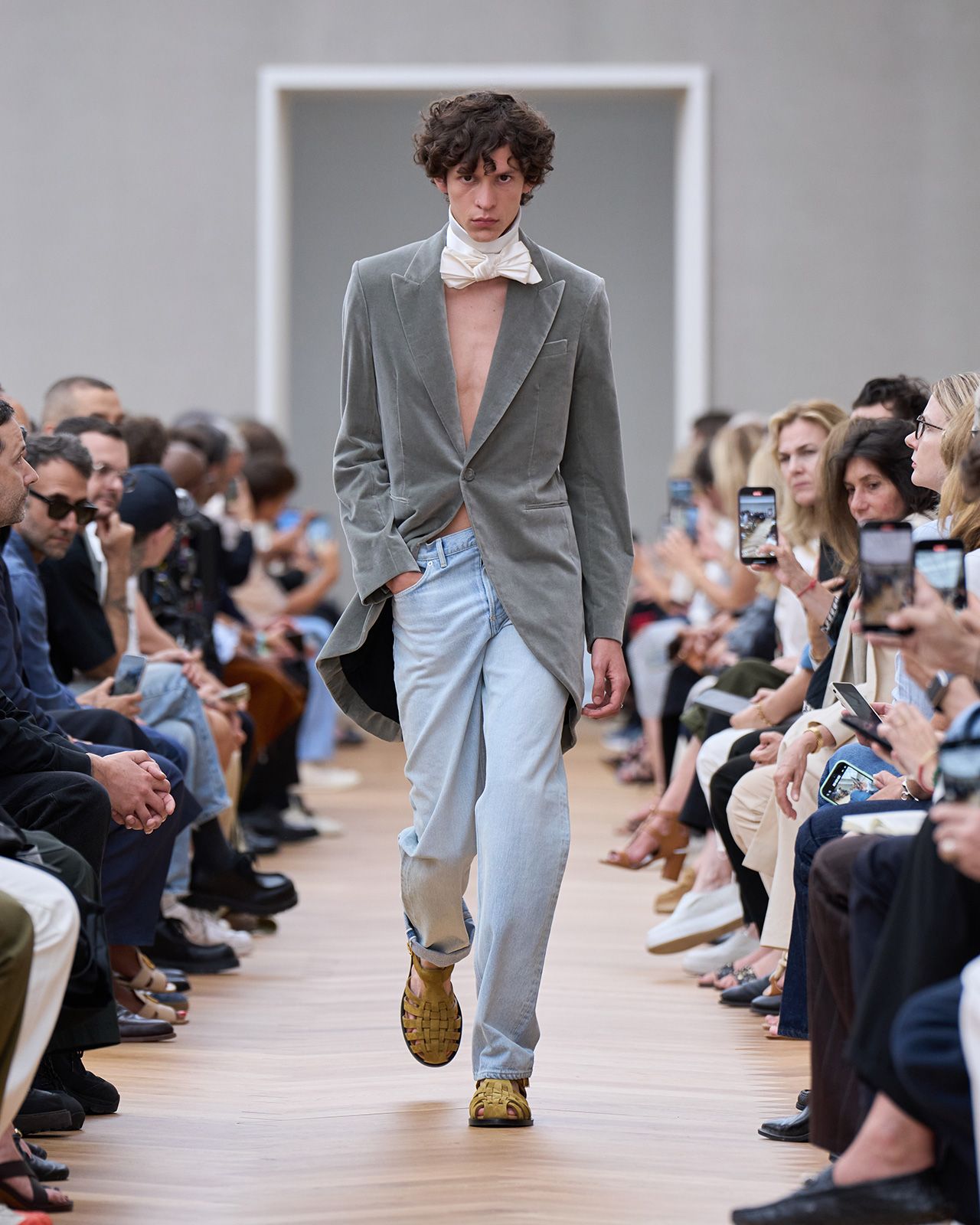 DIOR-SUMMER-2026-COLLECTION_VISUELS_LOOK-RUNWAY_5.jpg
