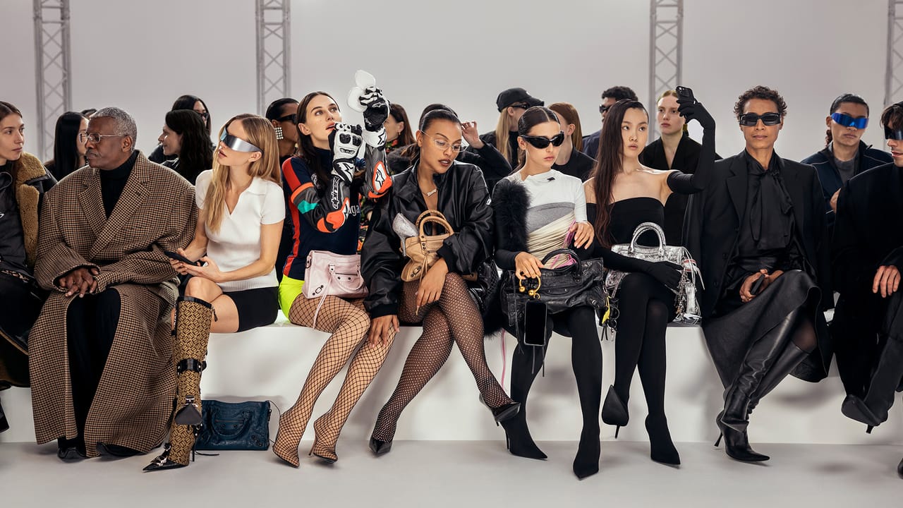 BALENCIAGA-LE-CITY-BAG-CAMPAIGN-IMAGE-1.jpg
