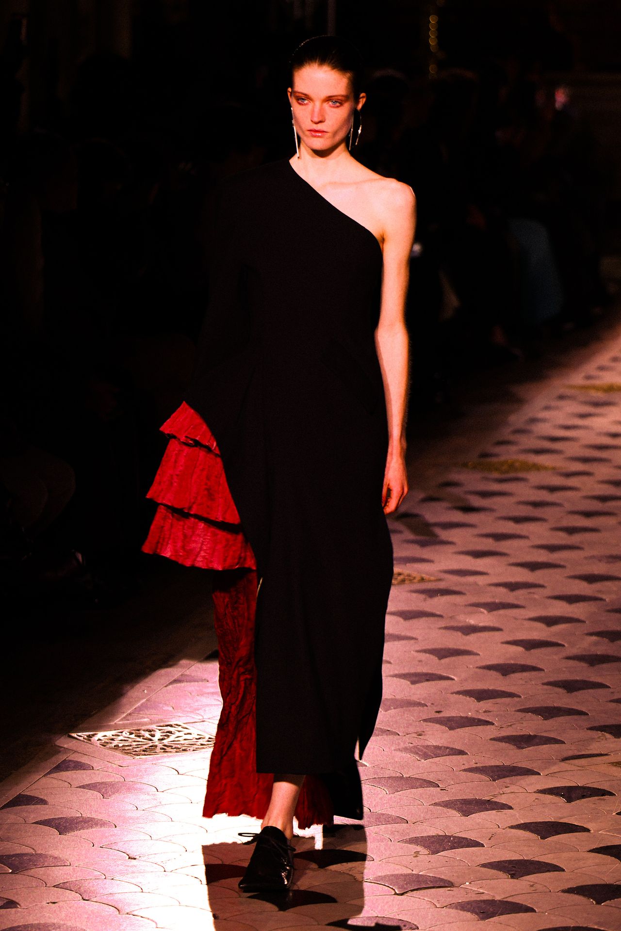 uma-wang-runway-ss25-4.jpg