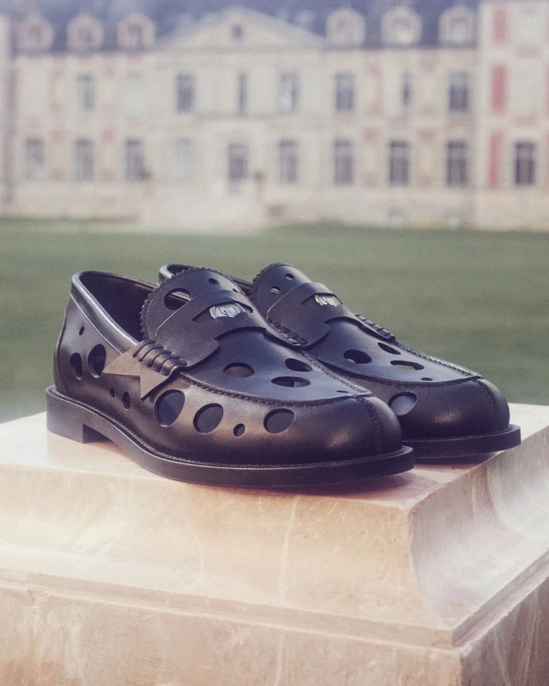 metal-christian-louboutin-06.webp