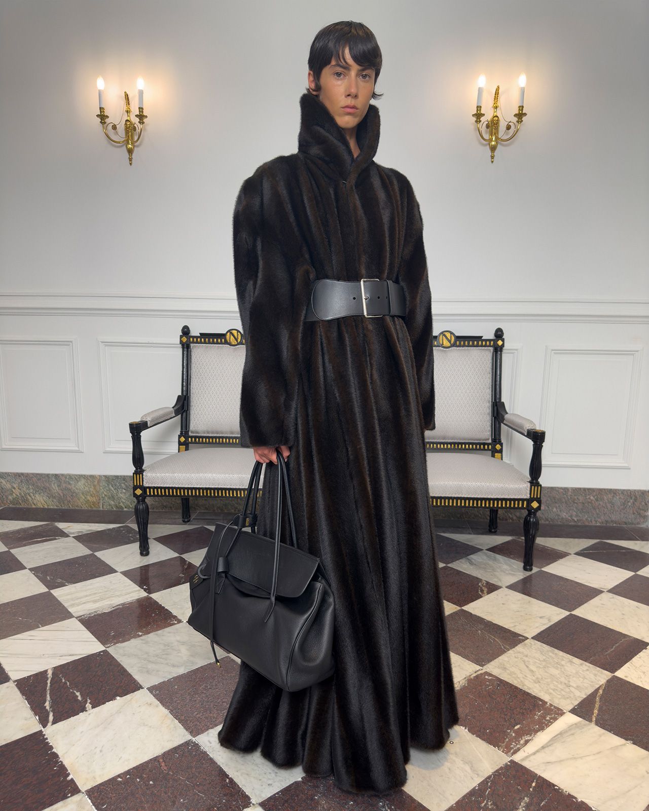 BALENCIAGA-WINTER-25-CAMPAIGN-LOOK-IMAGES_20.jpg