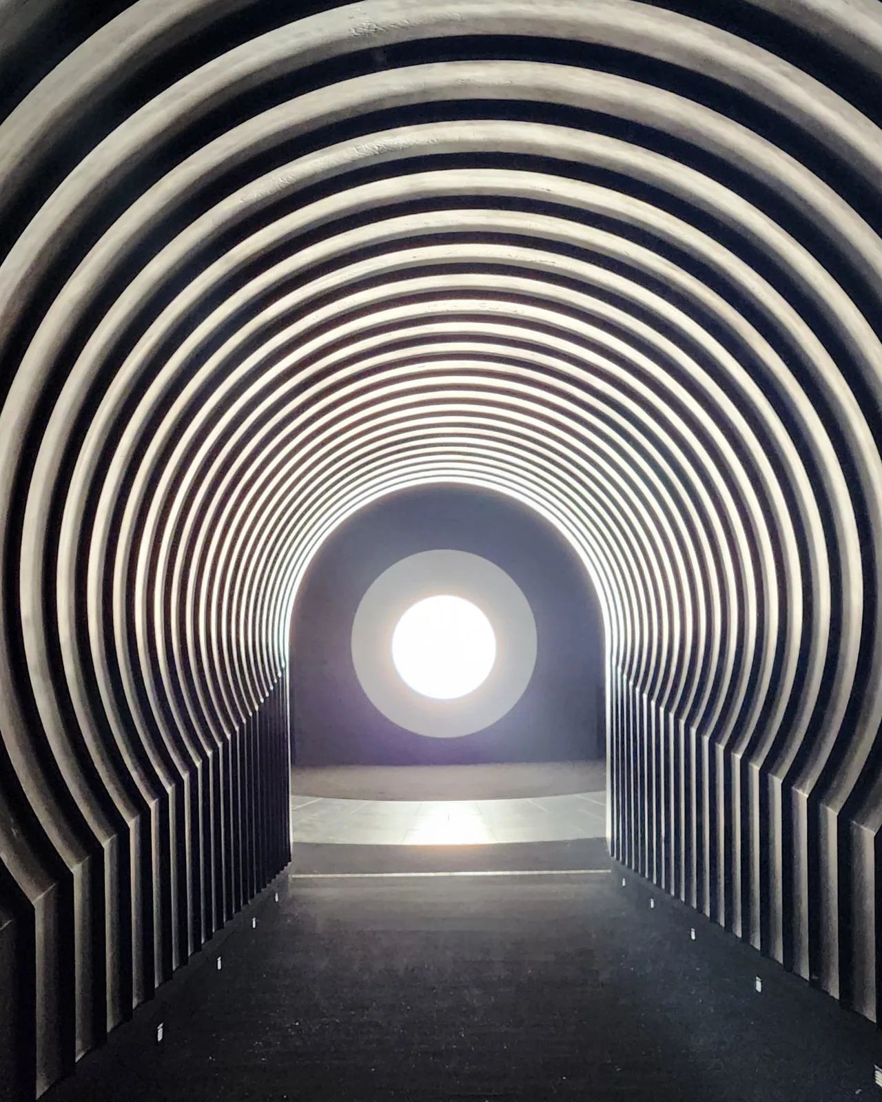 metal-james-turrell-05.webp