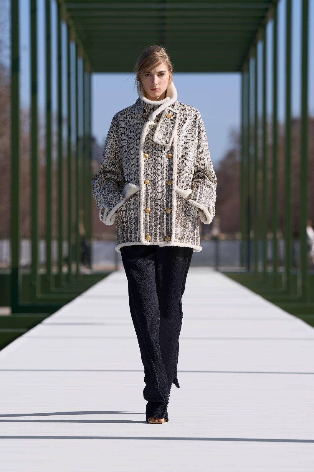 DIOR_W_RTW_FW2627_17.jpg
