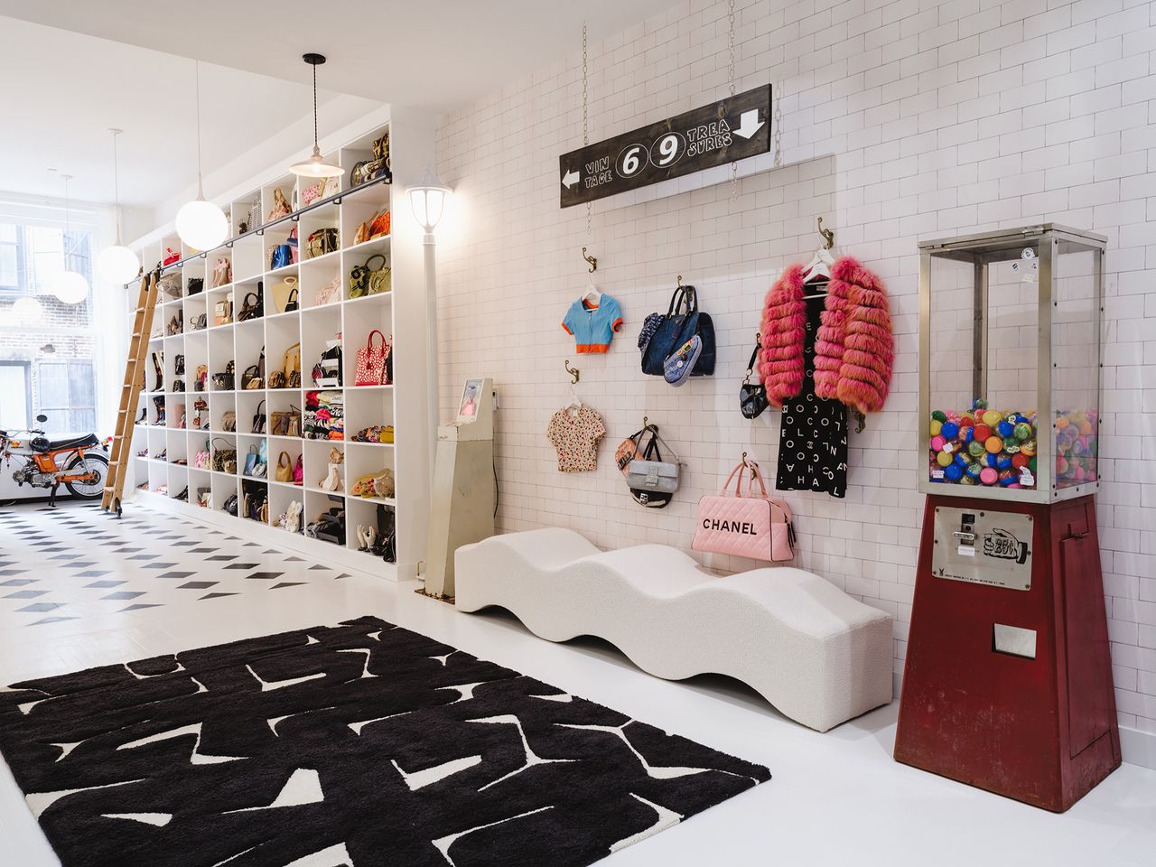 Salon21x Treasuresof New York 10.jpg