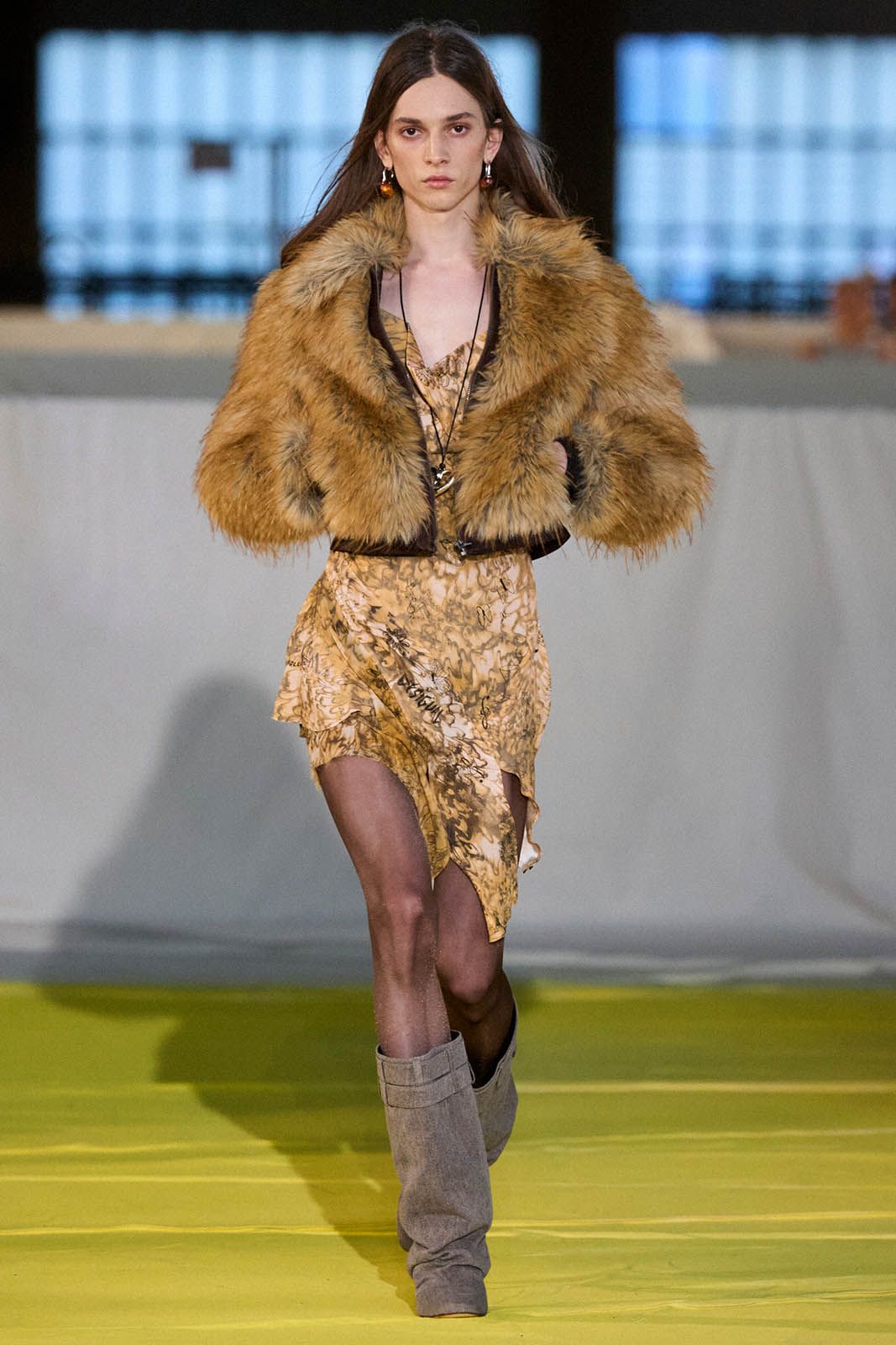 RUNWAY_LOOK_22_DESIGUAL_STUDIO_FASHION_SHOW_2025_14.jpg