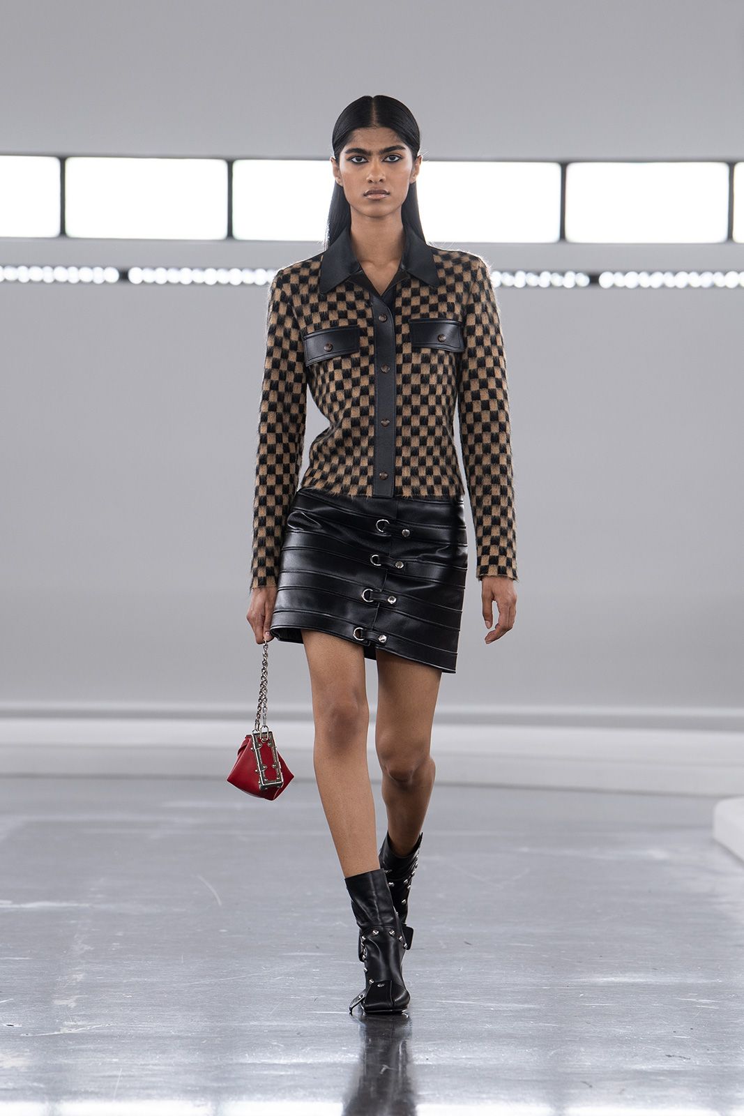 Louis_Vuitton_Women_s_Pre-Fall_2024_24.jpg