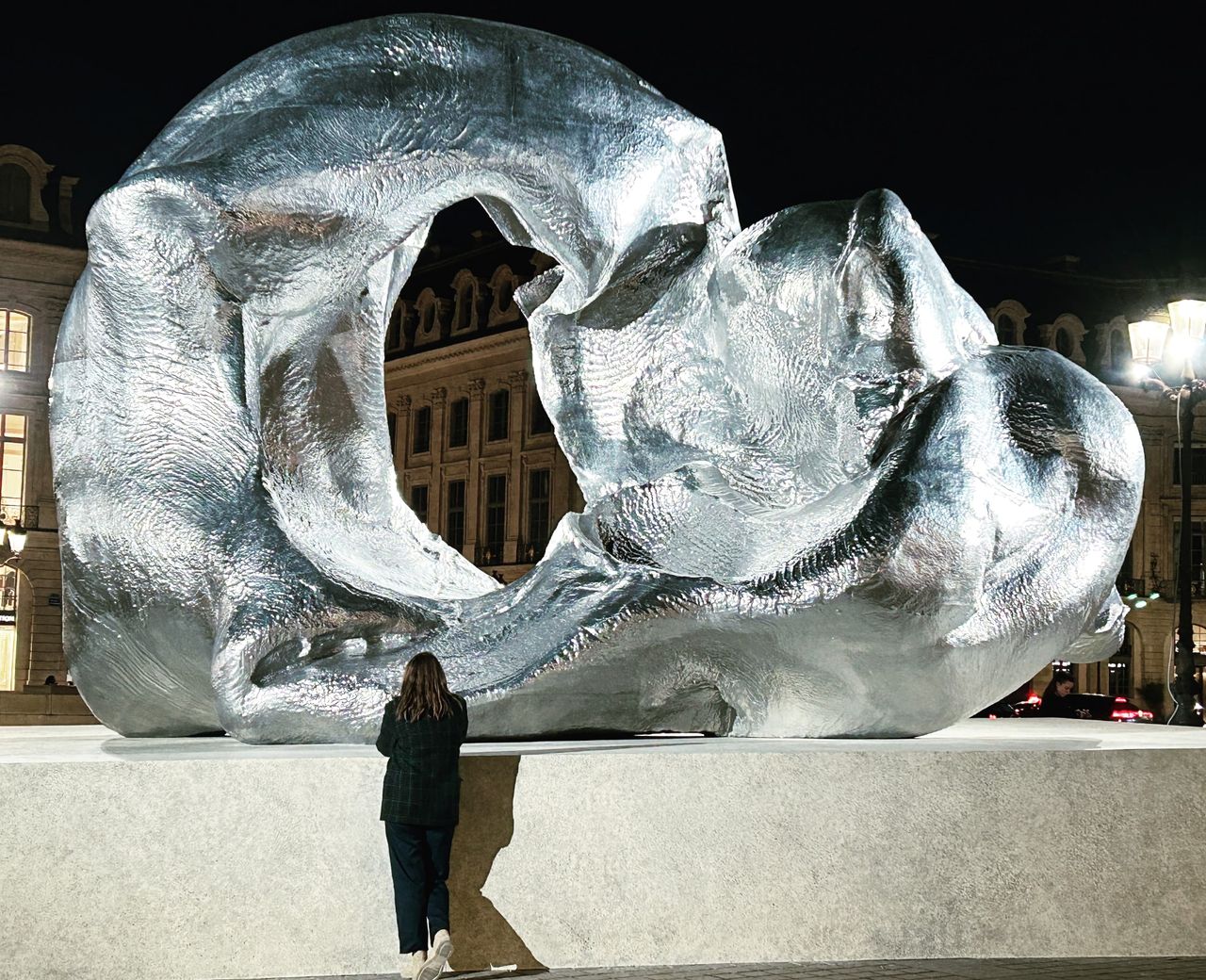 Urs Fischer Wave Place Vendome.jpg