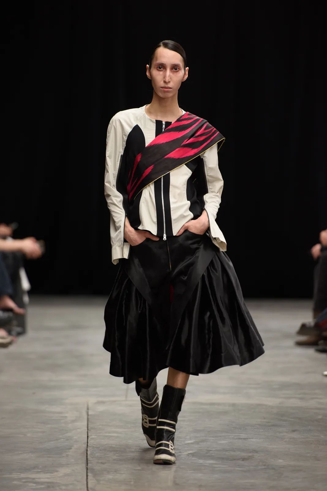 metal-mercedes-benz-fashion-week-tbilisi-02-gio-levan-06.webp
