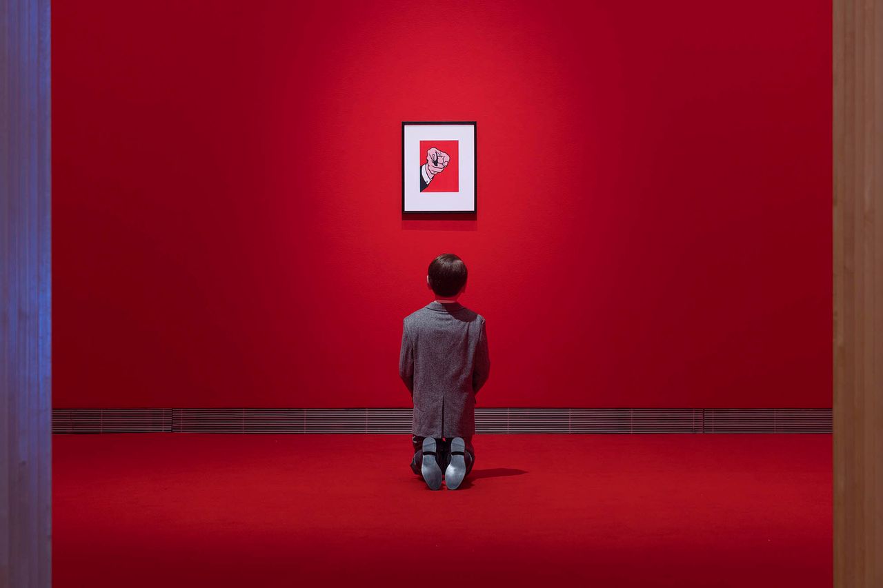 MaurizioCattelan_The-Third-Hand_5.jpg