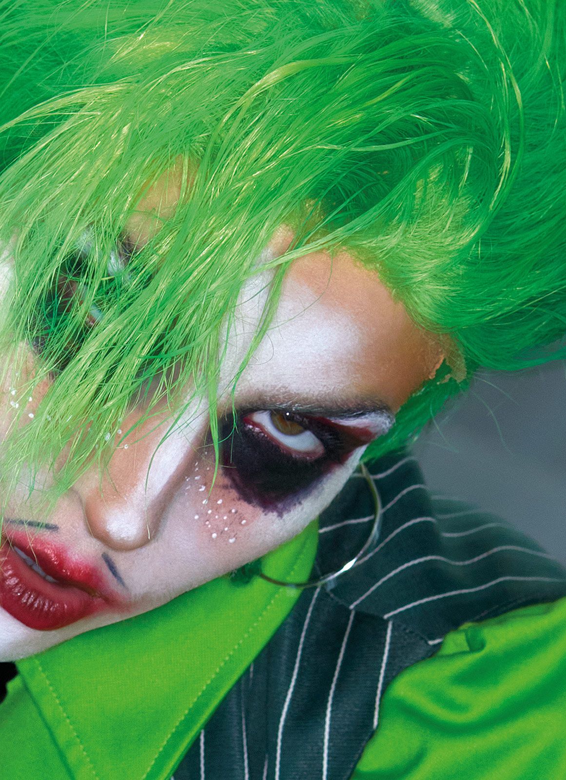 Dorian Electra Metalmagazine 6.jpg