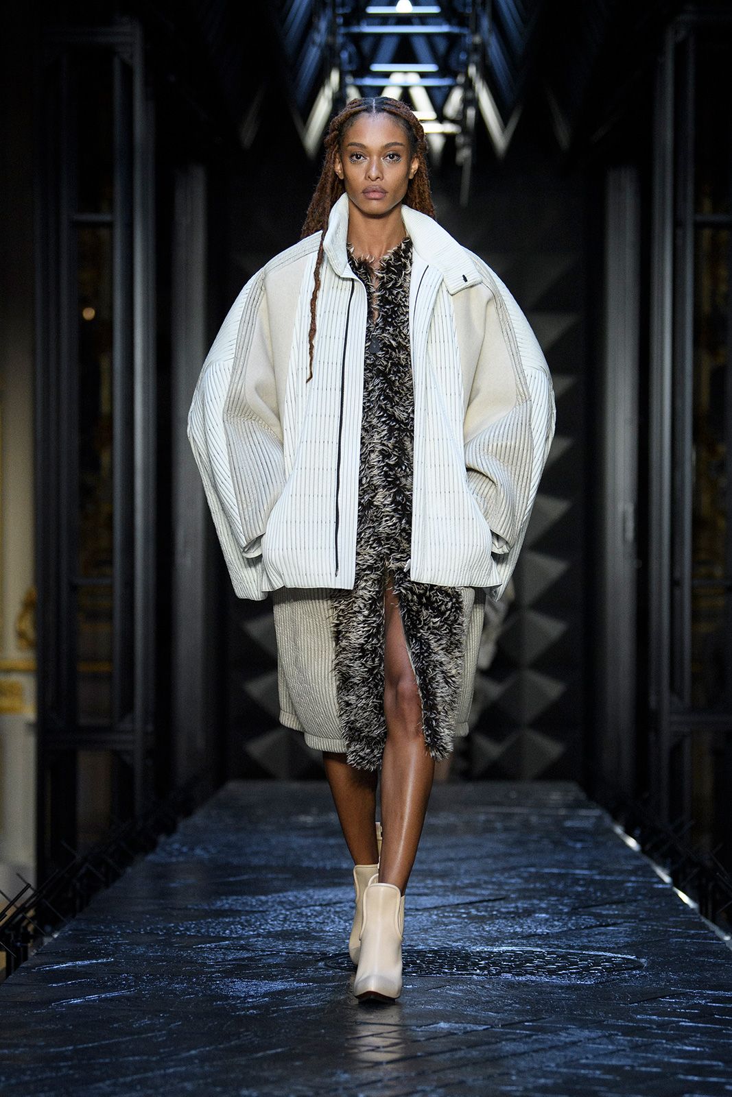 Louis Vuitton F W2324 Look 36.jpg