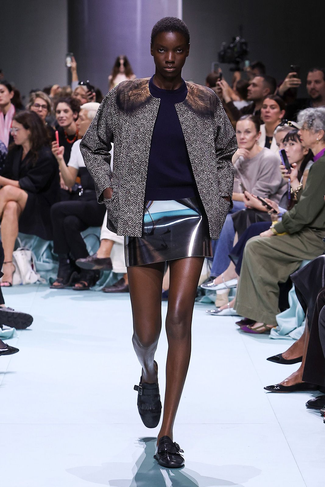 Prada-Donna-SS25_03.jpg