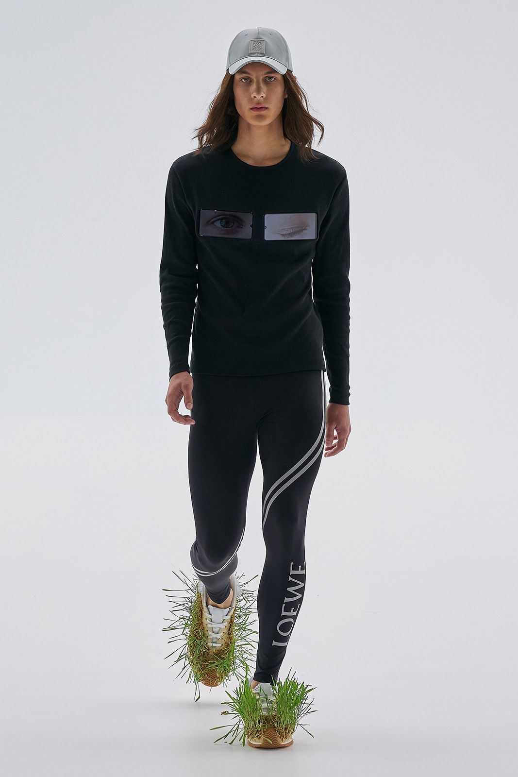Loewe S S23 Mens Show Runway Look 25 Front Rgb Cropped 2x3 25.jpg