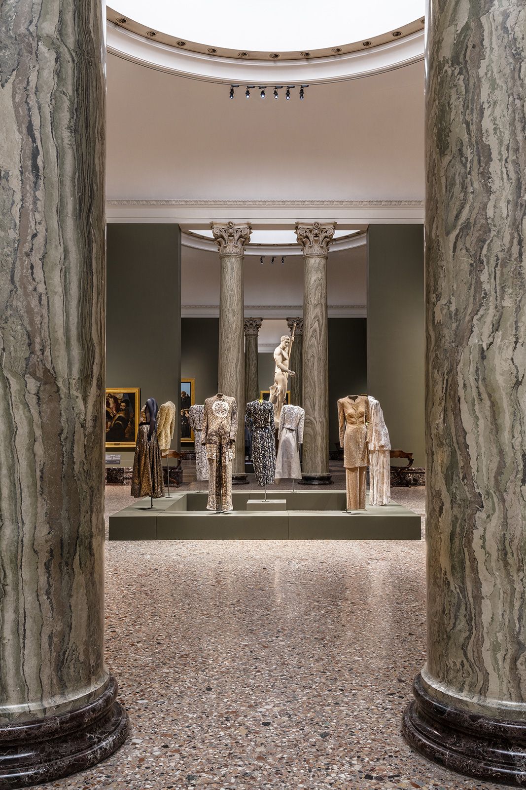 Giorgio-Armani_Milano-Per-Amore_Pinacoteca-di-Brera_4.jpg