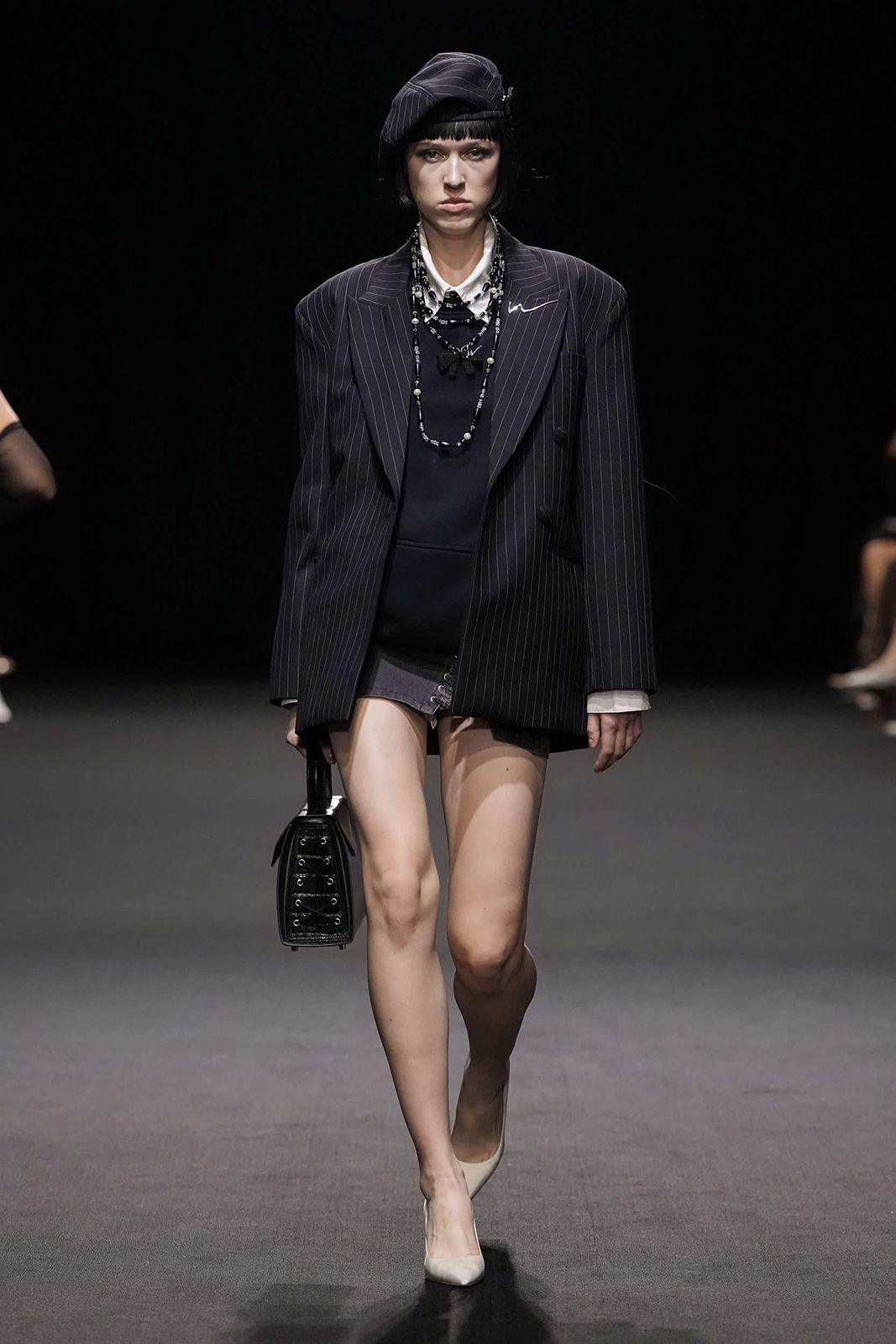 WEINSANTO_DUBAI-FASHION-WEEK_AW25-26_002.jpg