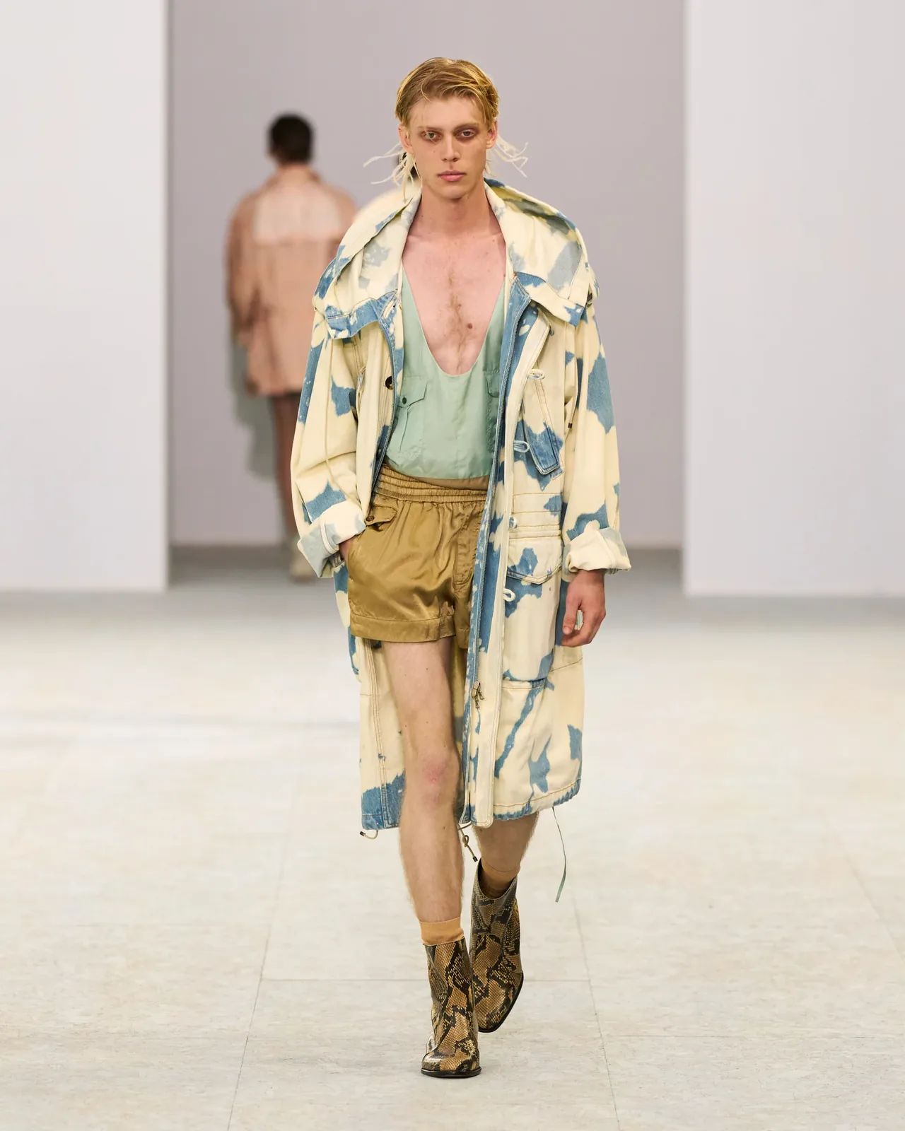 metal-dries-van-noten-s-s-2027-menswear-19.webp