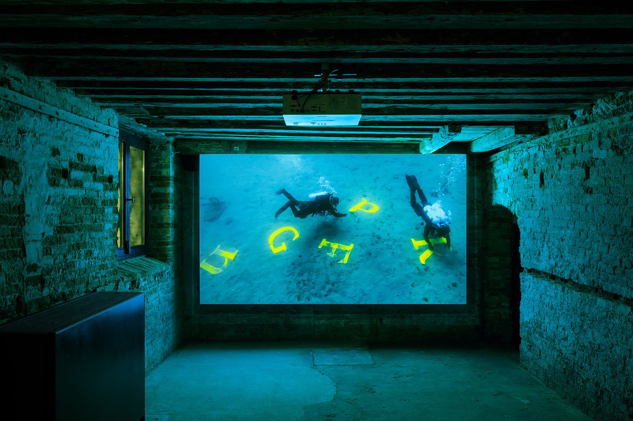 Fondazione Prada   Everybody Talks About the Weather   Foto Marco Cappelletti 14.jpg