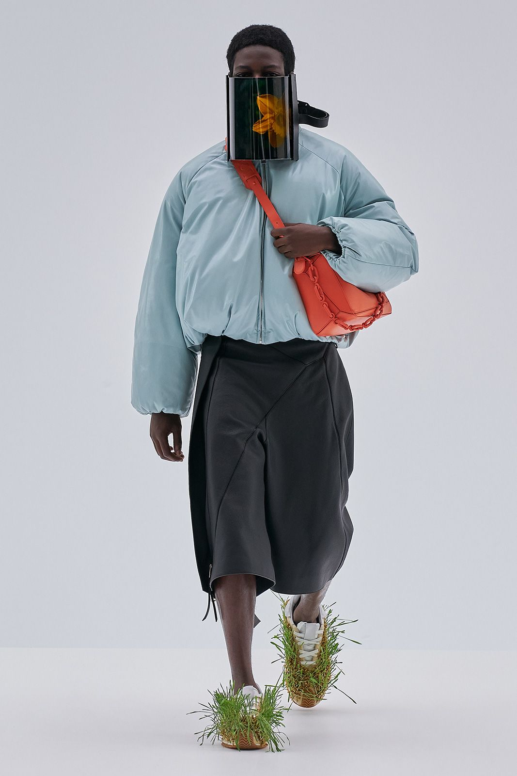 Loewe S S23 Mens Show Runway Look 26 Front Rgb Cropped 2x3 26.jpg
