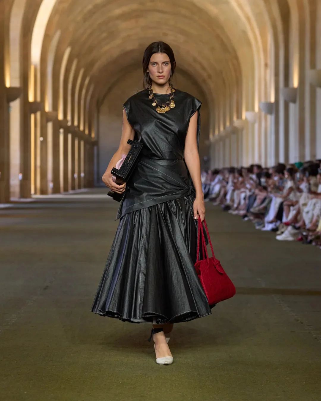 metal-jacquemus-02.webp