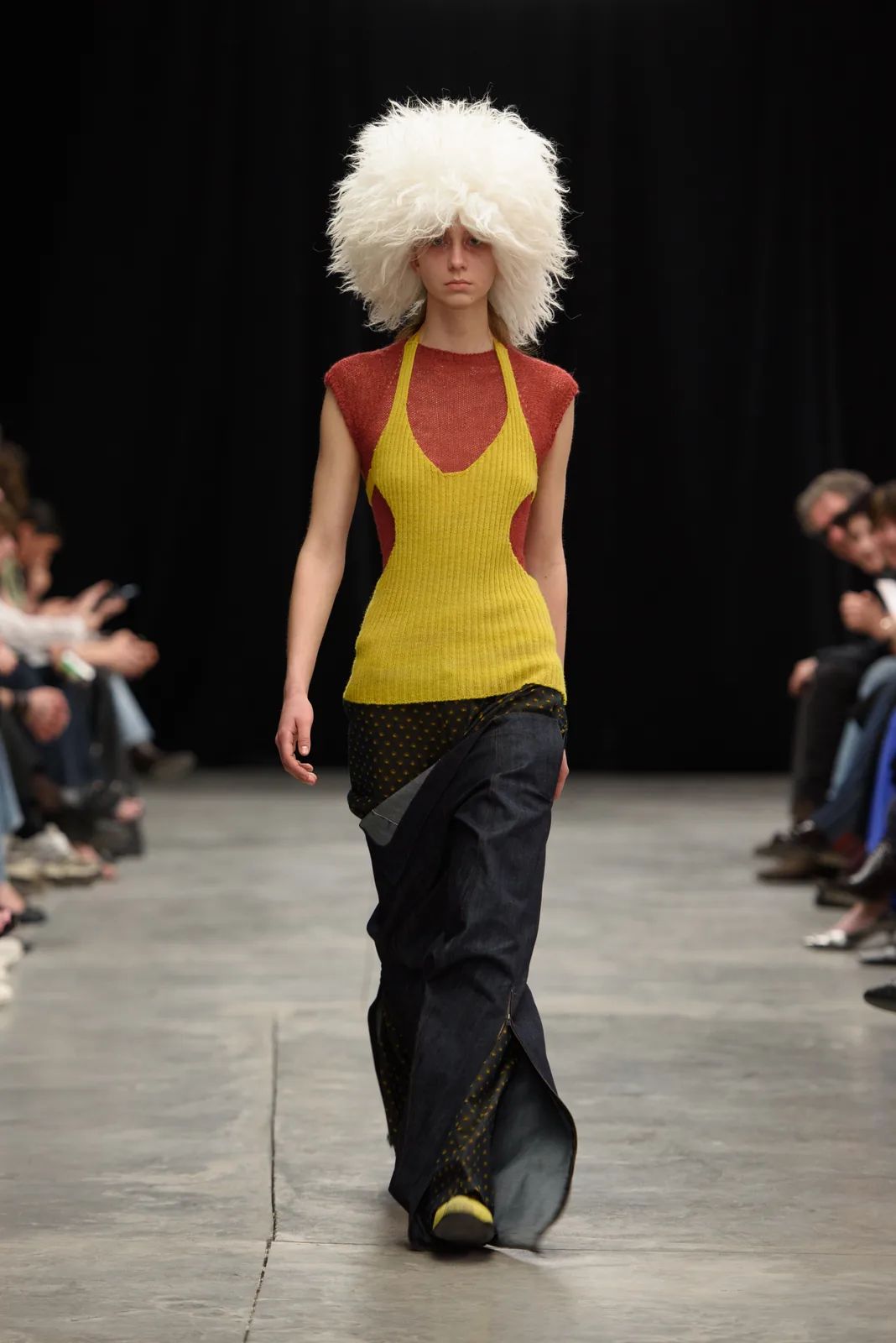 metal-mercedes-benz-fashion-week-tbilisi-02-gio-levan-02.webp