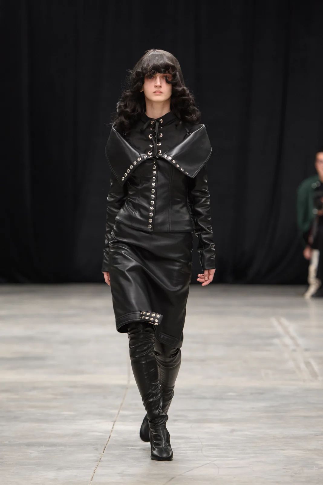 metal-mercedes-benz-fashion-week-tbilisi-03-lado-bokuchava-06.webp