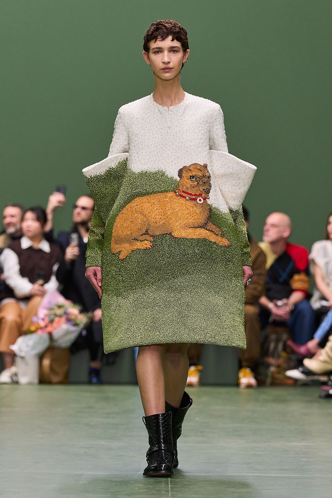 LOEWE_FW24_WW_SHOW_RUNWAY_12.jpg