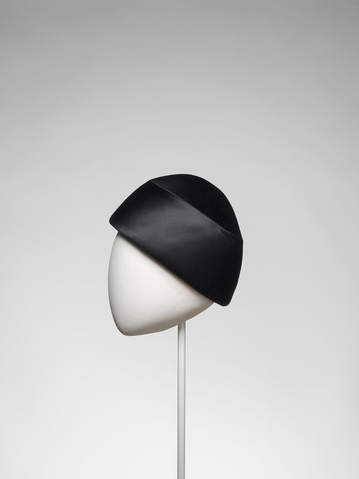 Balenciaga Laeleganciadelsombrero Metalmagazine 4.jpg