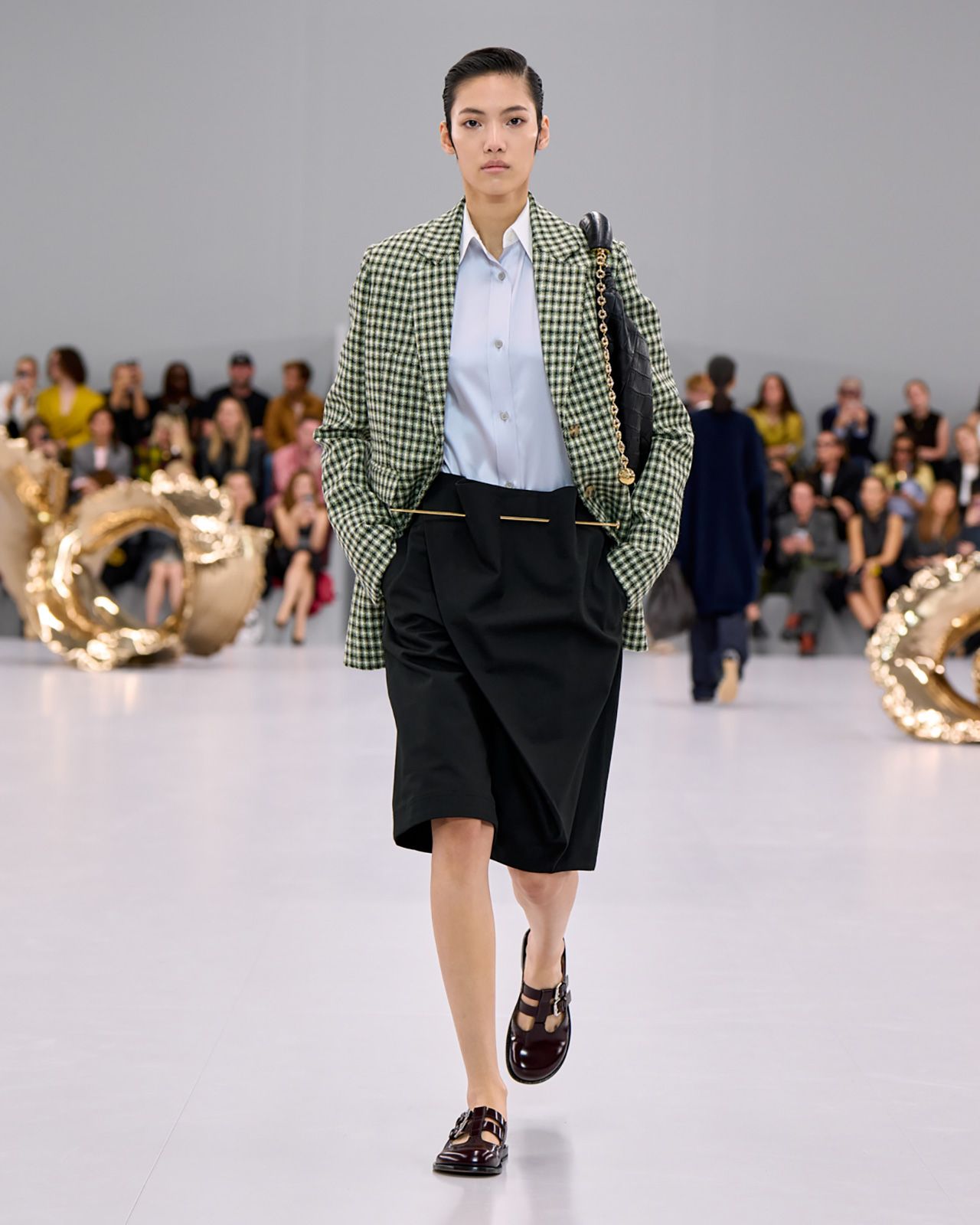 Loewe S S24 17.jpg