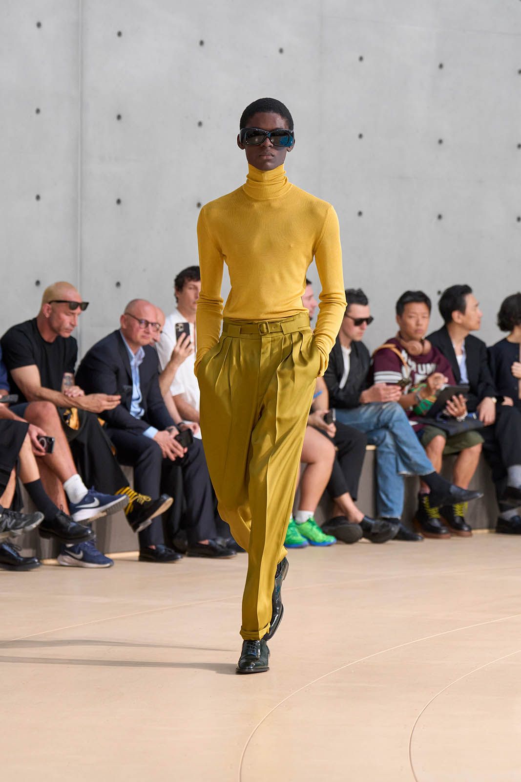 SAINT LAURENT_FASHION_SHOW_MEN_SUMMER26_RUNWAY_11.jpg