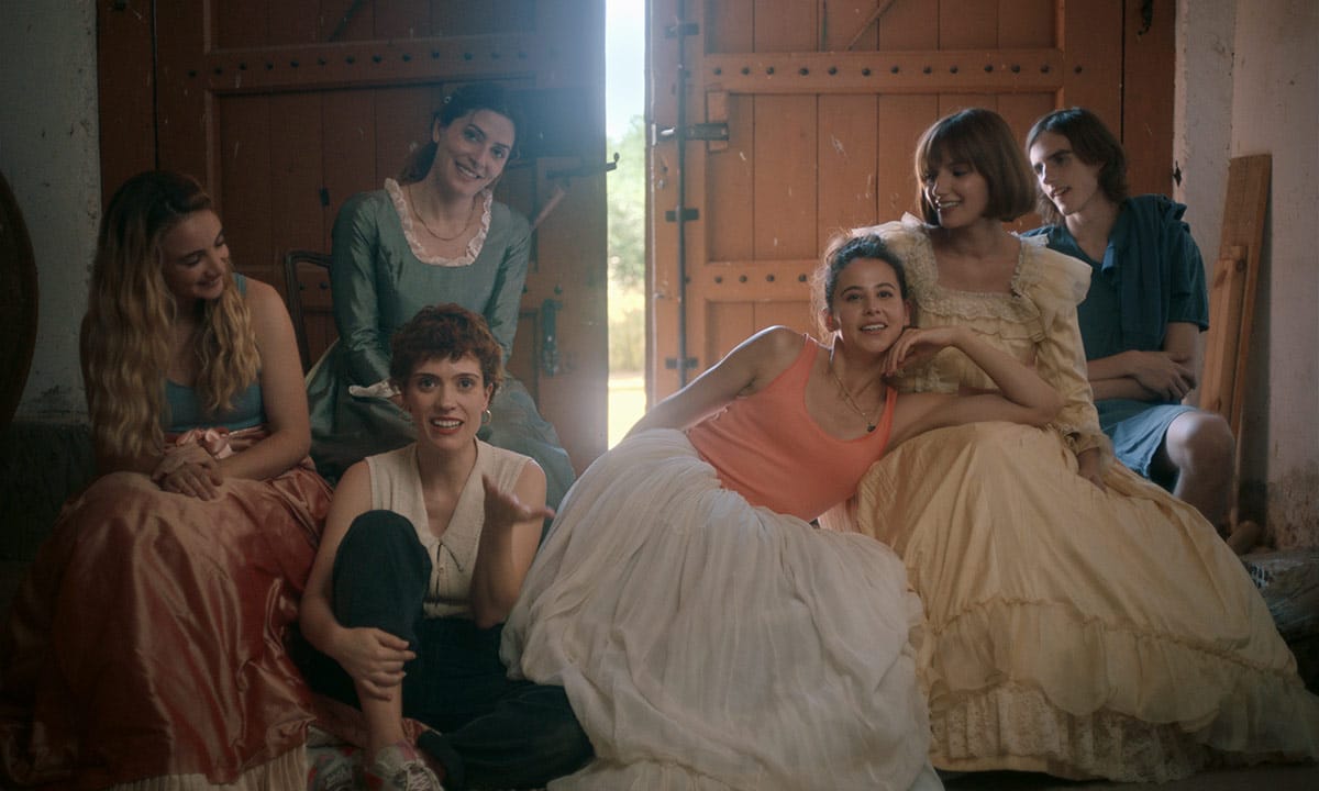 Las Chicas Estan Bie N5.jpg