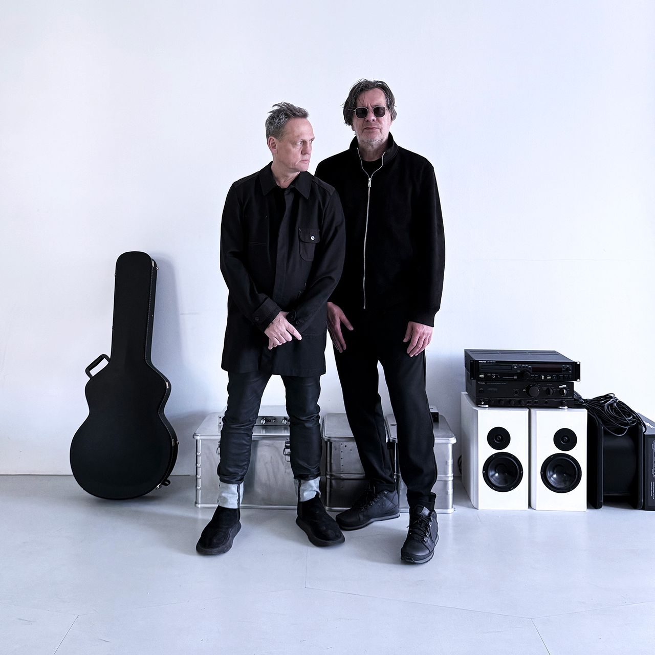 Alva-Noto--Fennesz-present-_Continuum_.jpg