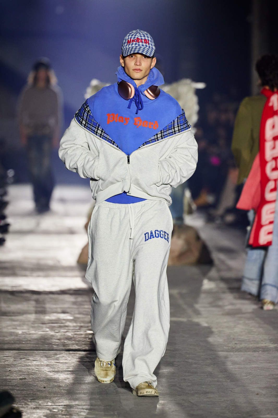 Dagger_AW26_Runway_Photo_by_Finnegan-Koichi-Godenschweger_for_BFW_2x3_18.jpg