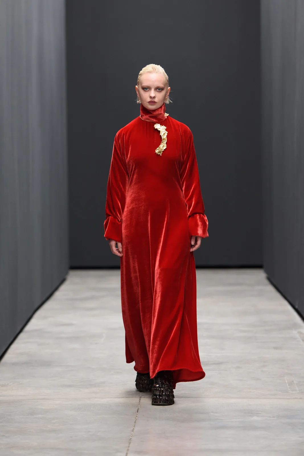 metal-mercedes-benz-fashion-week-tbilisi-01-supernatural-superstar-01.webp