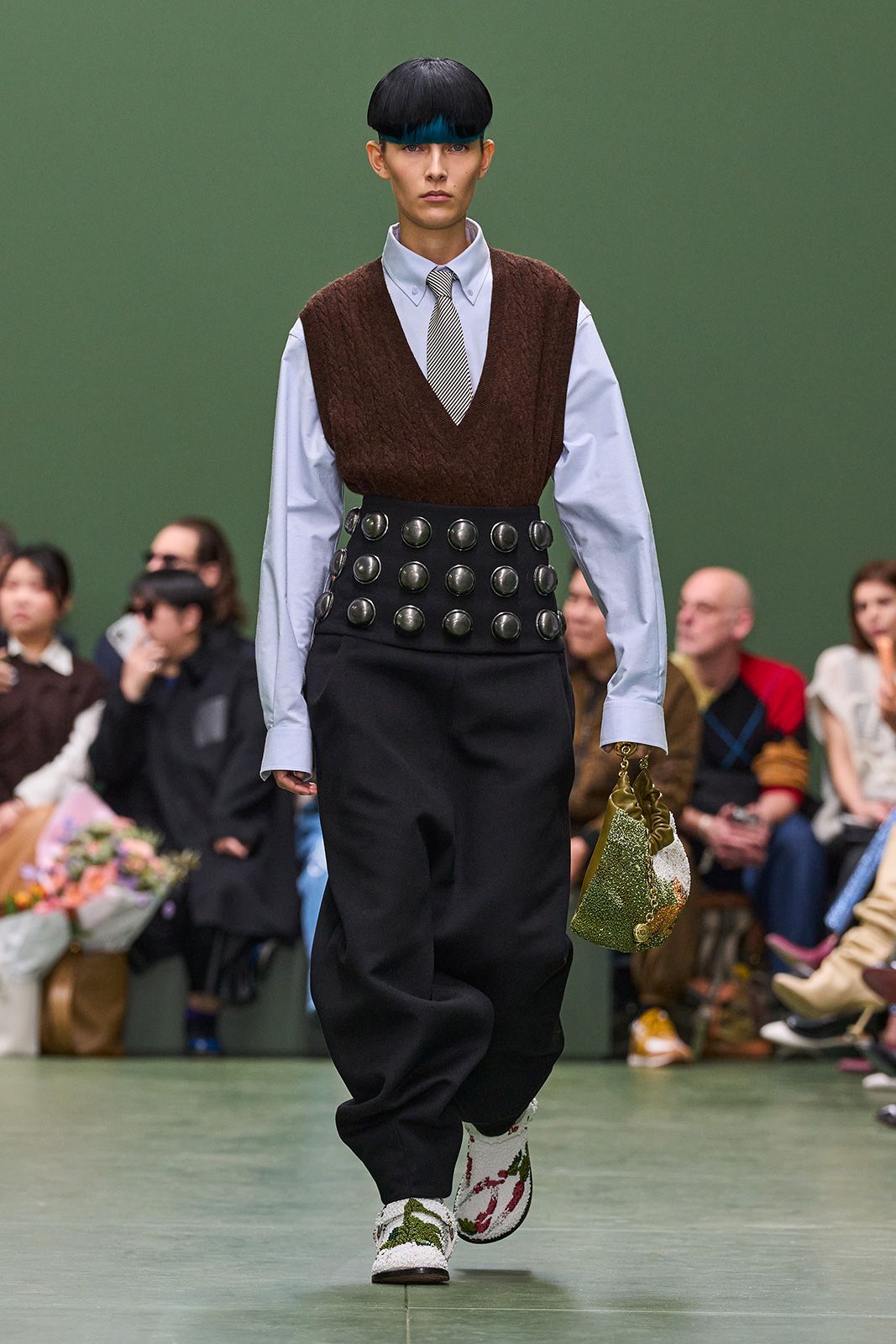 LOEWE_FW24_WW_SHOW_RUNWAY_47.jpg