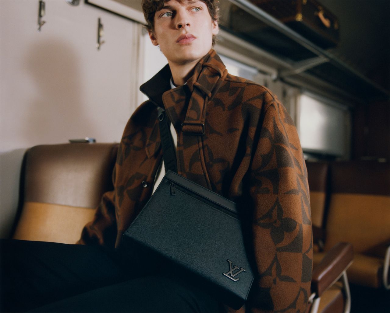 Louis Vuitton Aerogram Metalmagazine 5.jpg