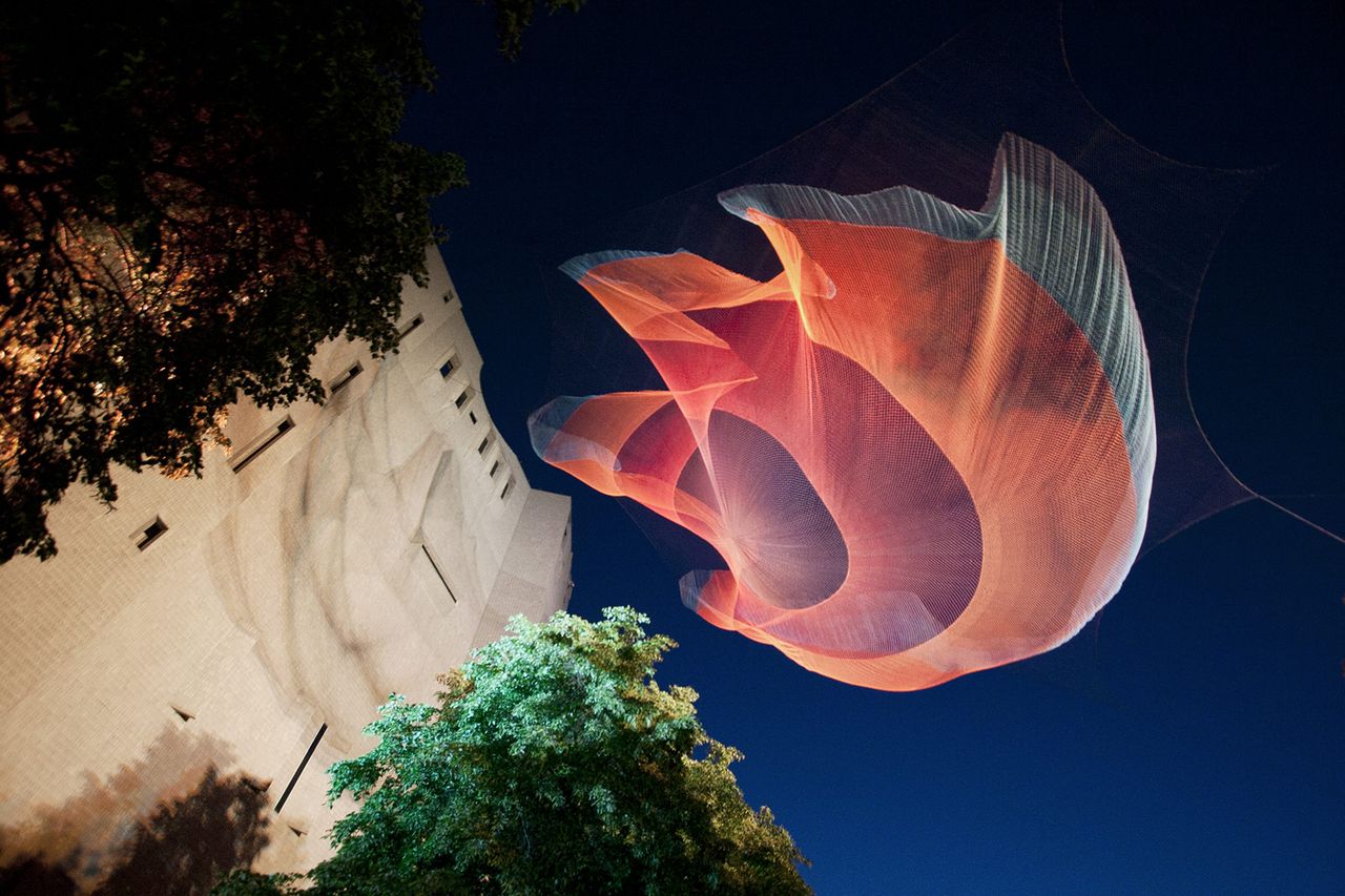 Den Echelman Photo Janet Echelman 8121 Yym.jpg