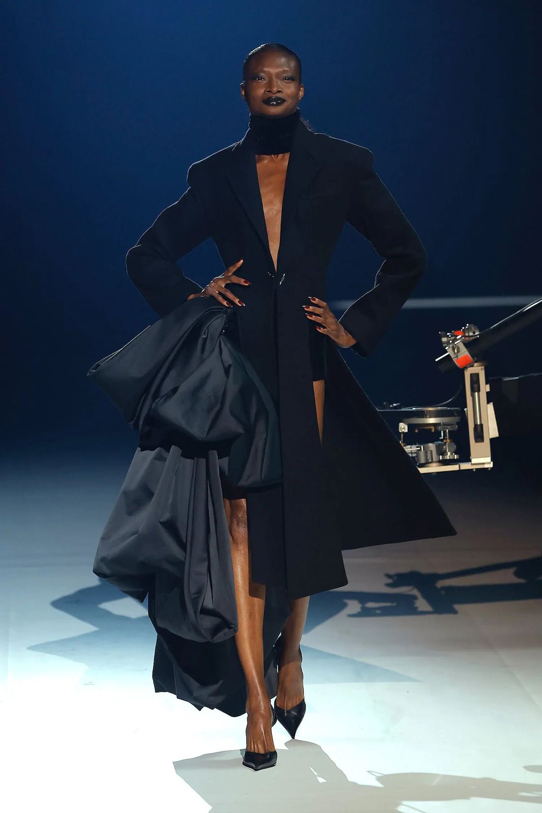 Mugler Fall Winter 2023 35.jpg