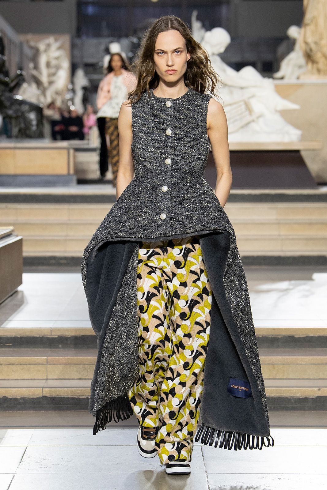 Louis Vuitton F W22 Look 08.jpg