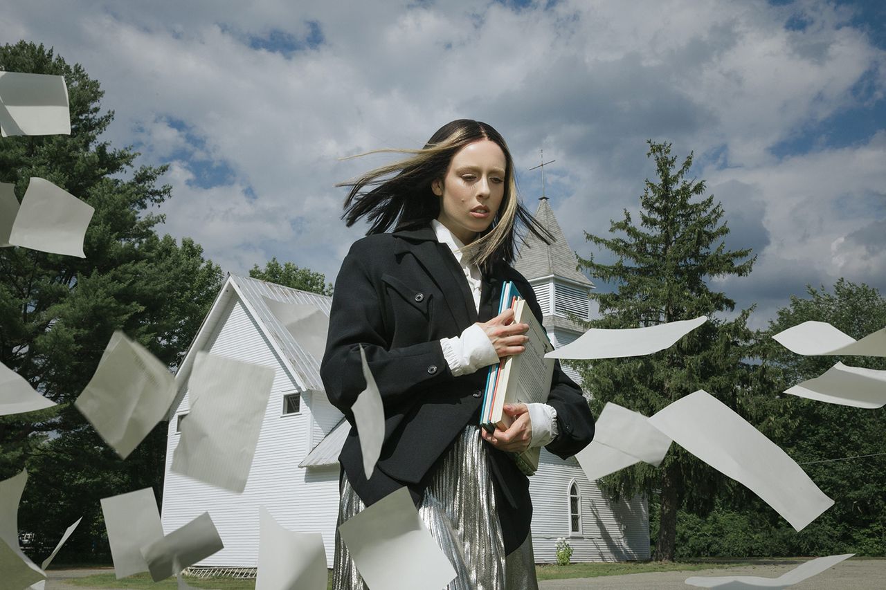 Allie X Metalmagazine 1.jpg