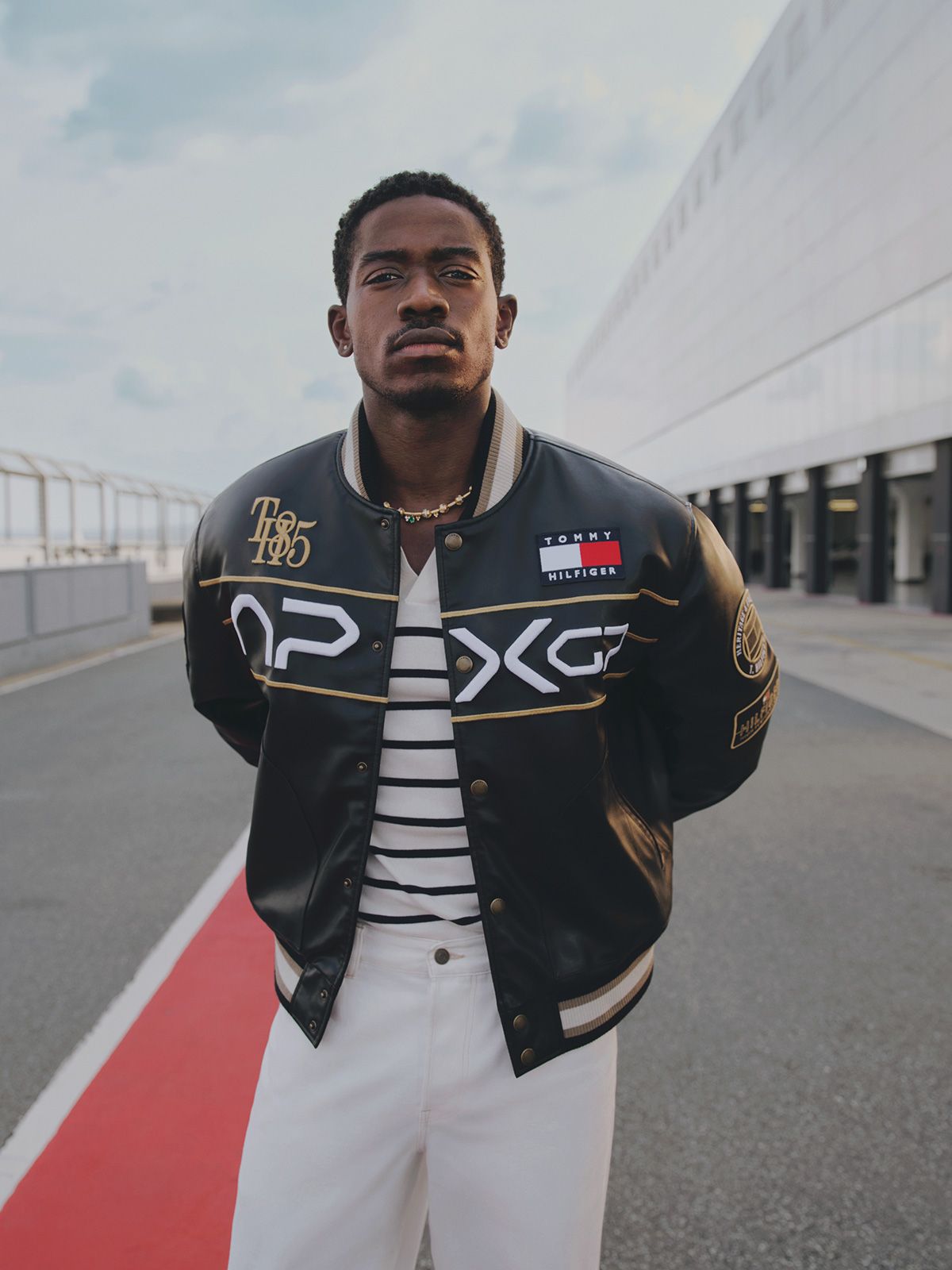 Tommy-Hilfiger_F1_1.jpg