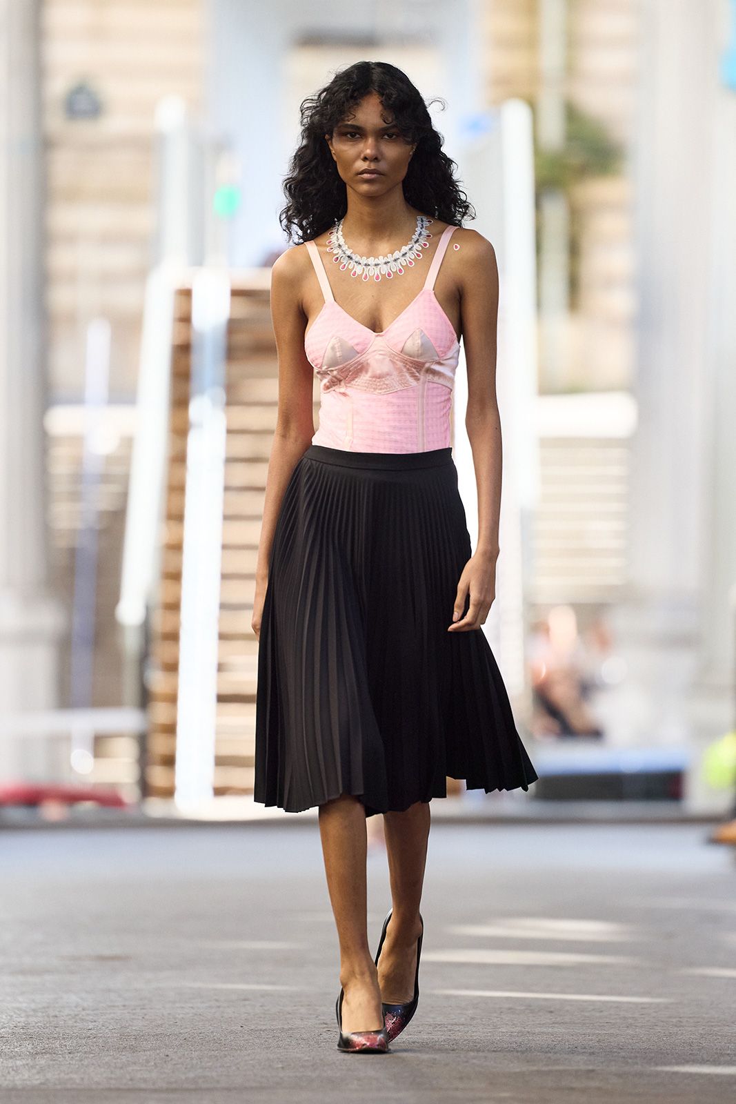 Julie-Kegels_ss26_runway_press_look06.jpg