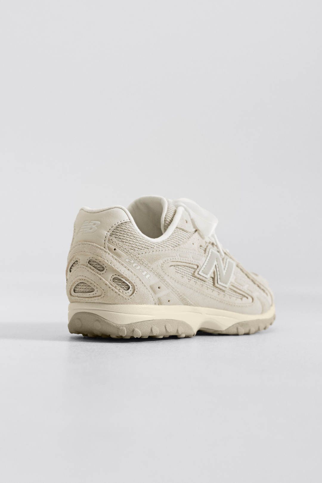 S126_U204L2SZ_Off-Figure_Heel_10564.jpg