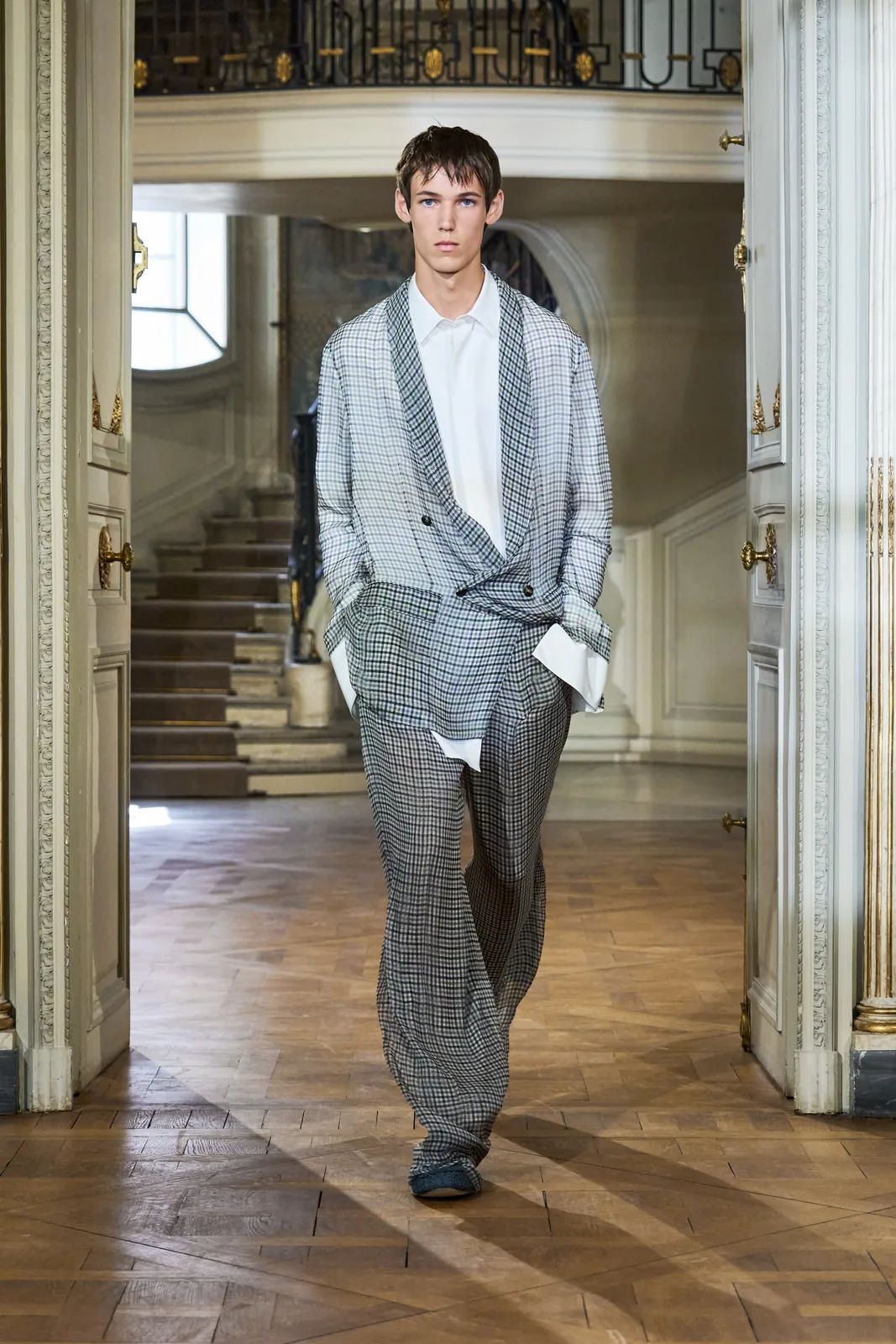 metal-dior-s-s-2027-menswear-08.webp