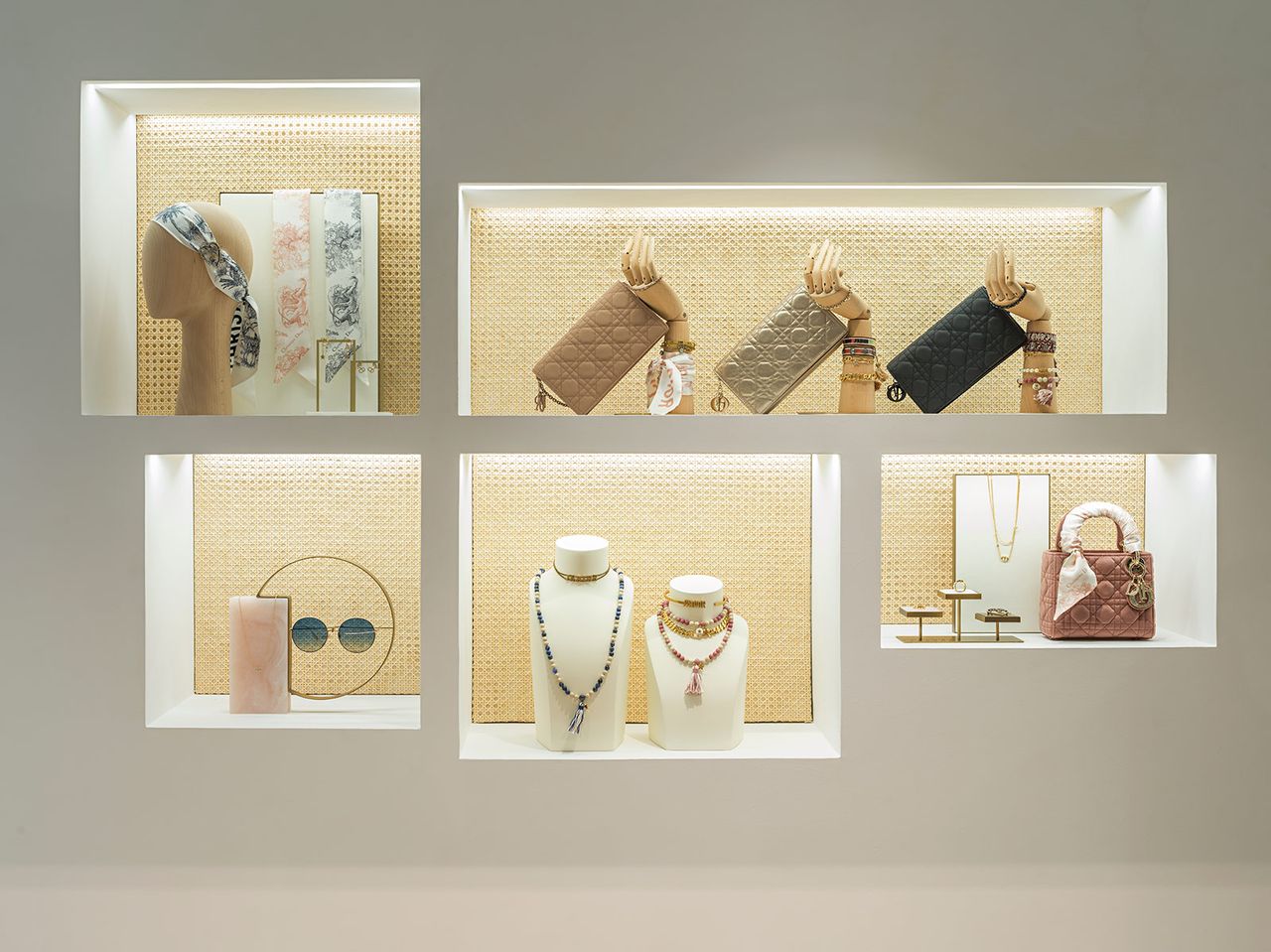 Dior 2020 POP up Store Ibiza Boutique Images ©kristen Pelou 6.jpg