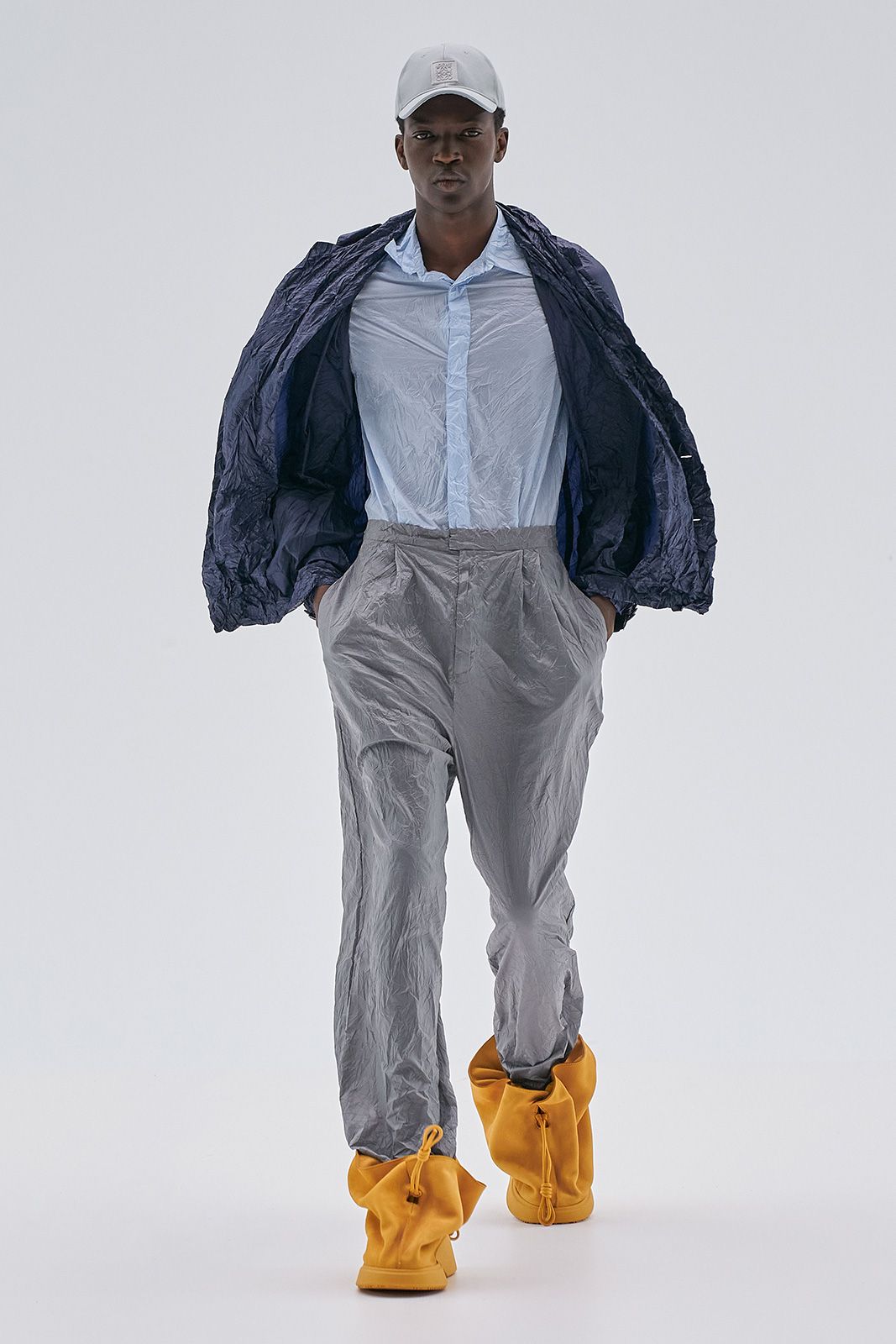 Loewe S S23 Mens Show Runway Look 44 Front Rgb Cropped 2x3 44.jpg