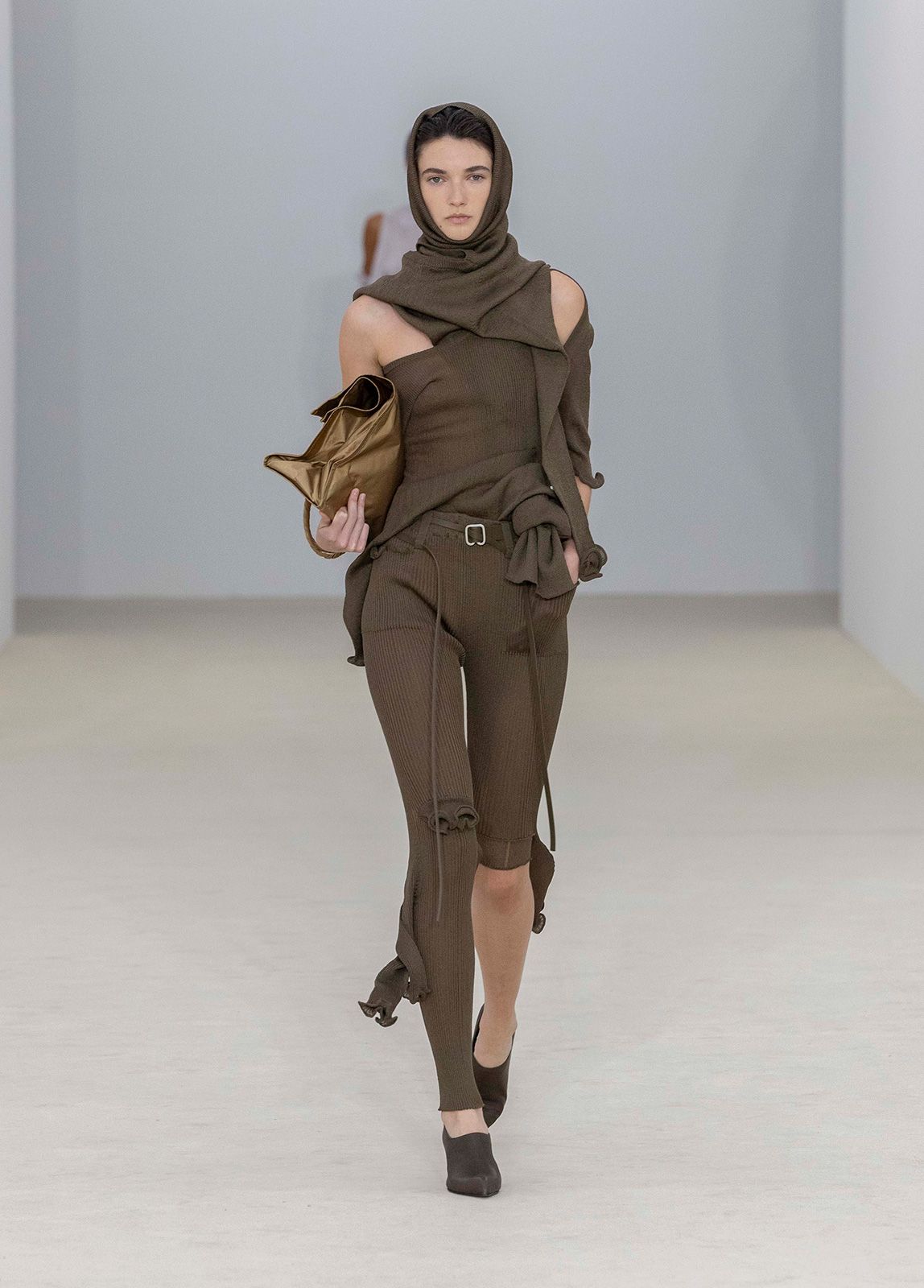 ISSEY-MIYAKE_SS26_25.jpg