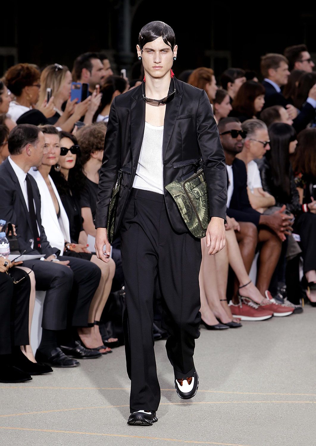 Givenchy S S17 Metalmagazine 2.jpg