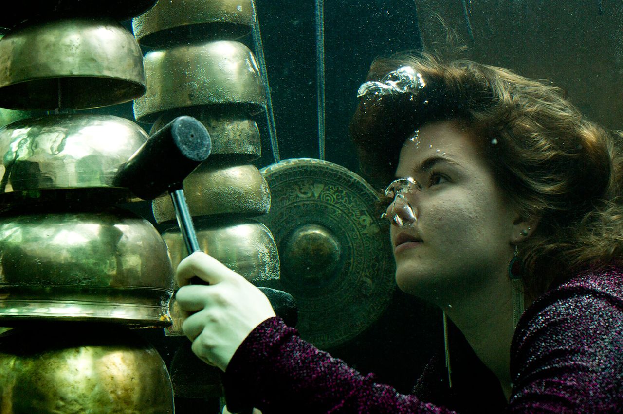 Between Music Aquasonic Metalmagazine 2.jpg